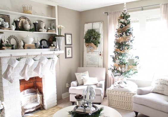 Inspirasi Dekorasi Natal Untuk Ruang Keluarga Tampak Menarik